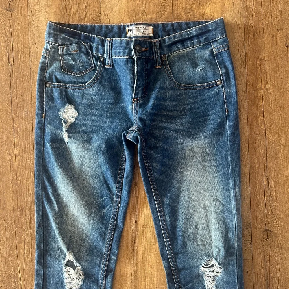 Free People Distressed Skinny Jeans W25 | Mid Rise Stretch Medium Wash - Picture 4 of 12